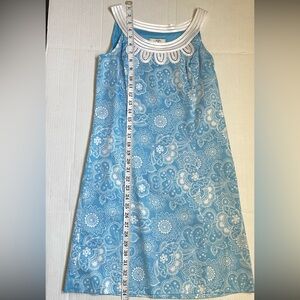 Ann Taylor LOFT Light Blue and White Cotton Dress Fully Lined Dress in a size P2